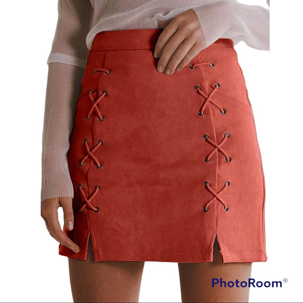 • 3/$15 • NWOT faux suede high-waisted bodycon mini skirt